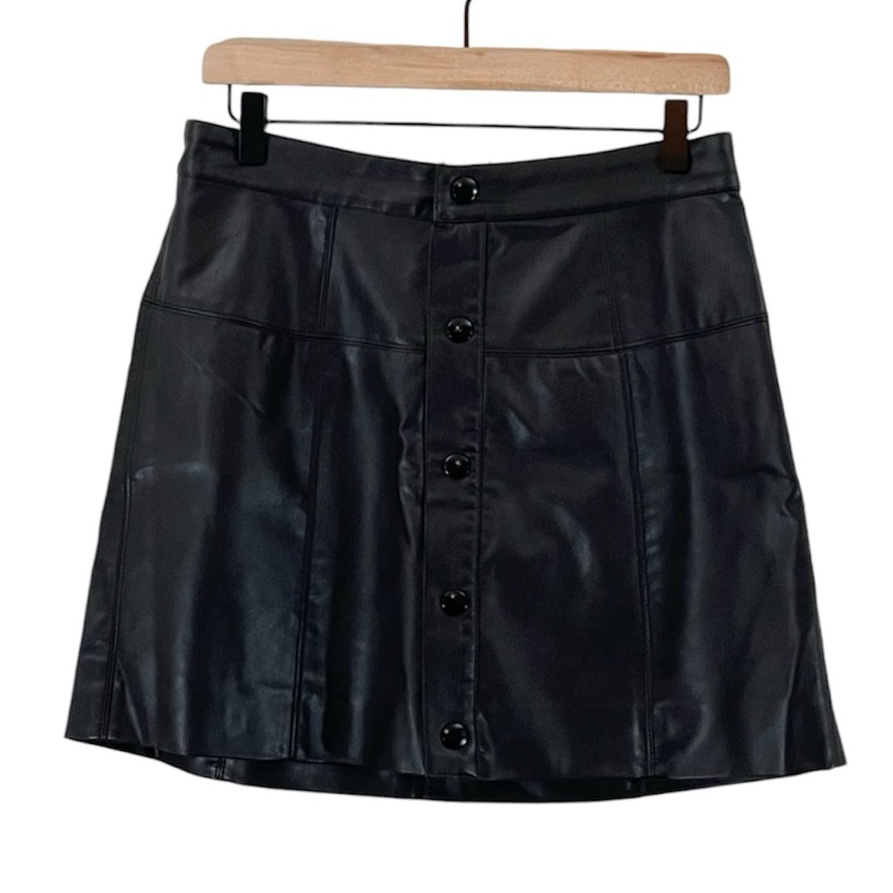 Free People Maisie Vegan Mini Skirt Faux Leather Black‎ Boho Button Front Size 8